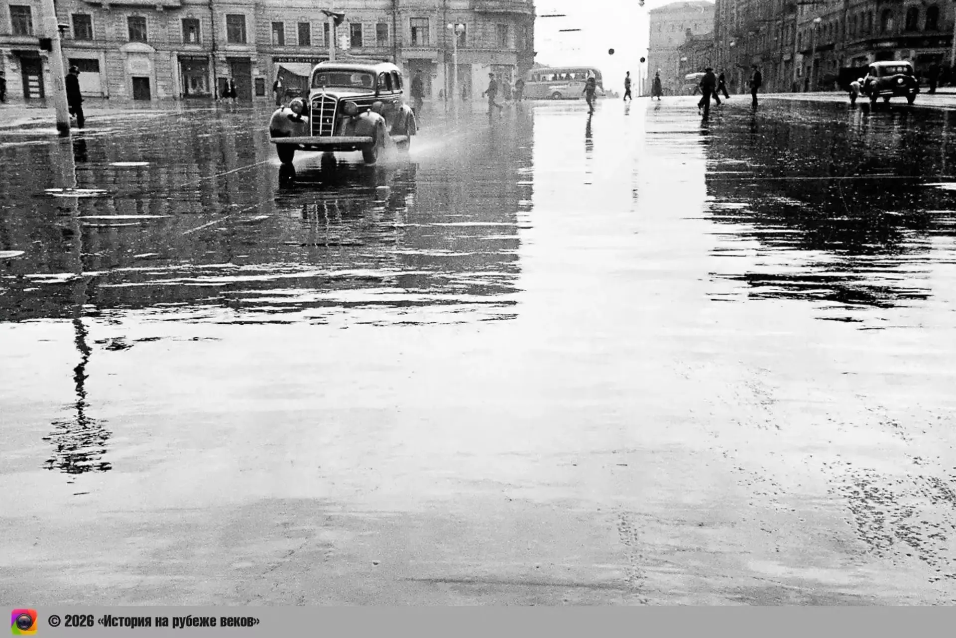 Утро на Триумфальной площади, 1930-е годы