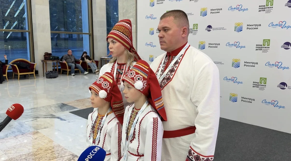 Только что в Кремлевском дворце в Москве завершилась церемония награждения победителей ...
