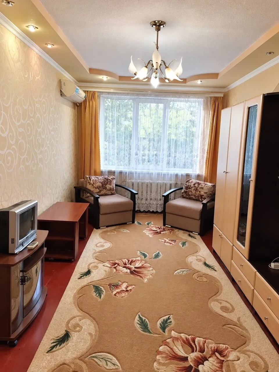 Продам 3-комнатную квартиру с хорошим ремонтом, 2/2 этаж, Горловка, 1 500 000 ₽, Агентство