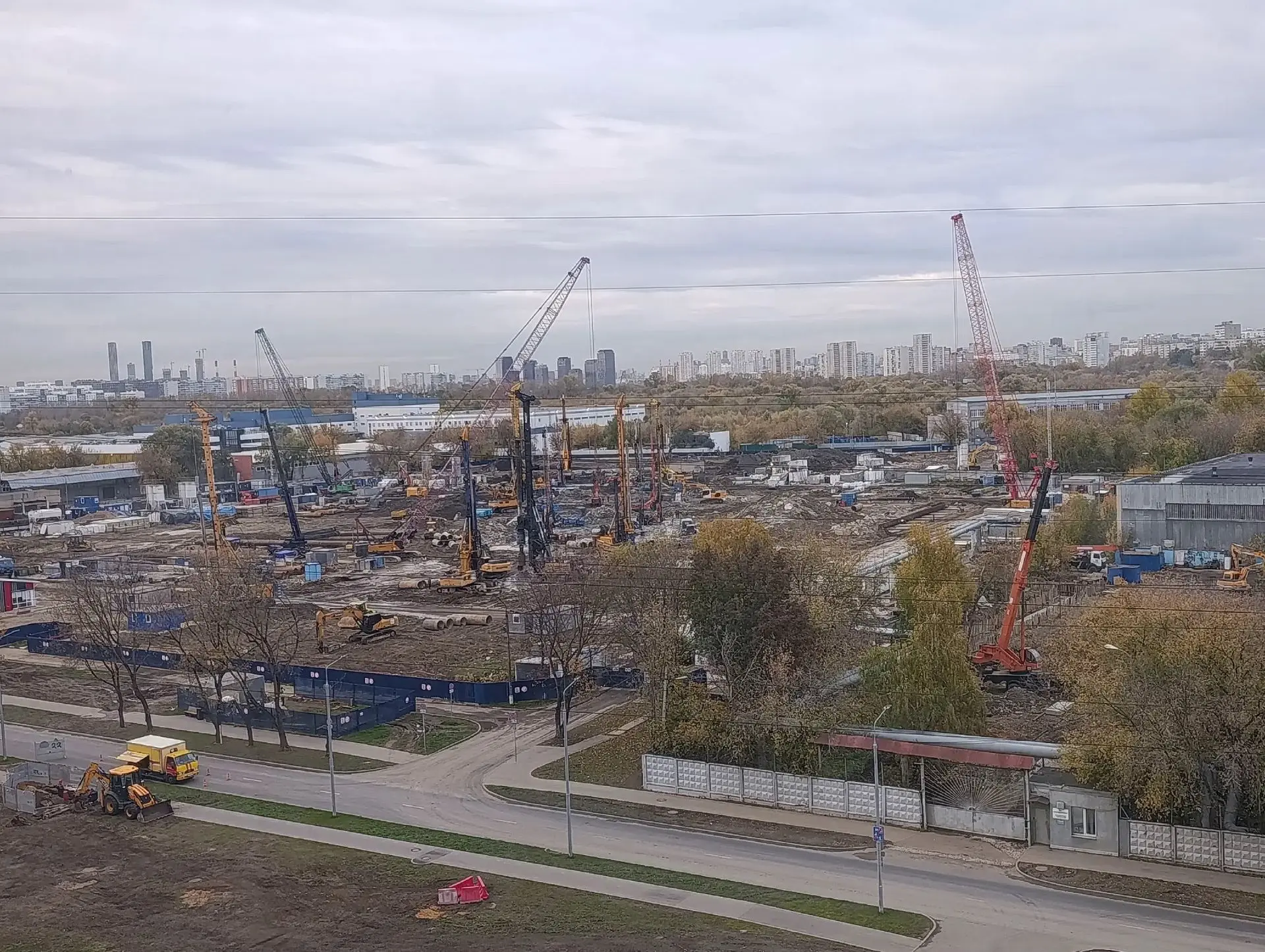 👀 Панорамный обзор площадки строительства 🚇 станции «Курьяново» 🏭 Бирюлëвской линии