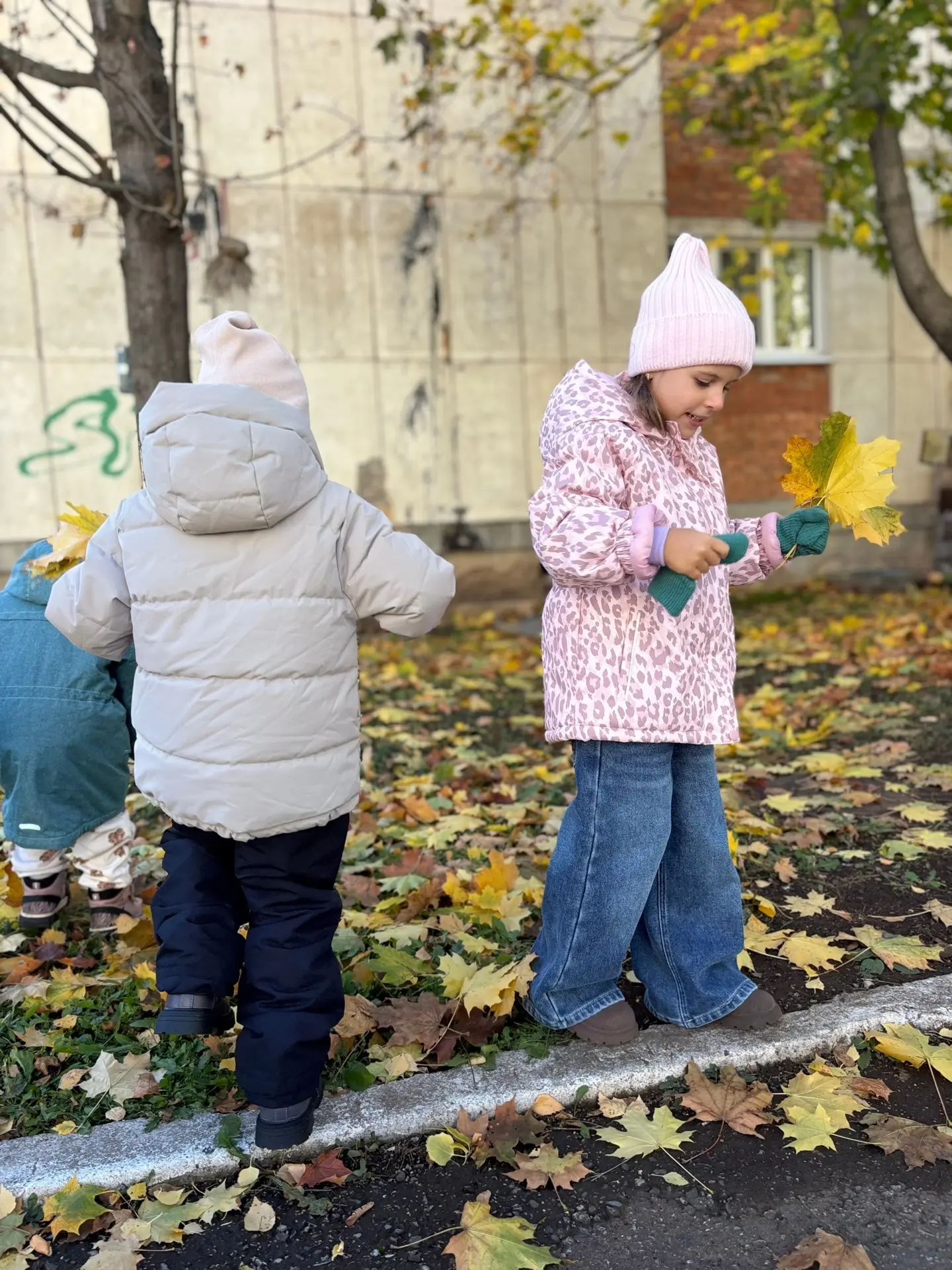 Осень — прекрасное время для наблюдений за изменениями в природе. На этой неделе воспит...