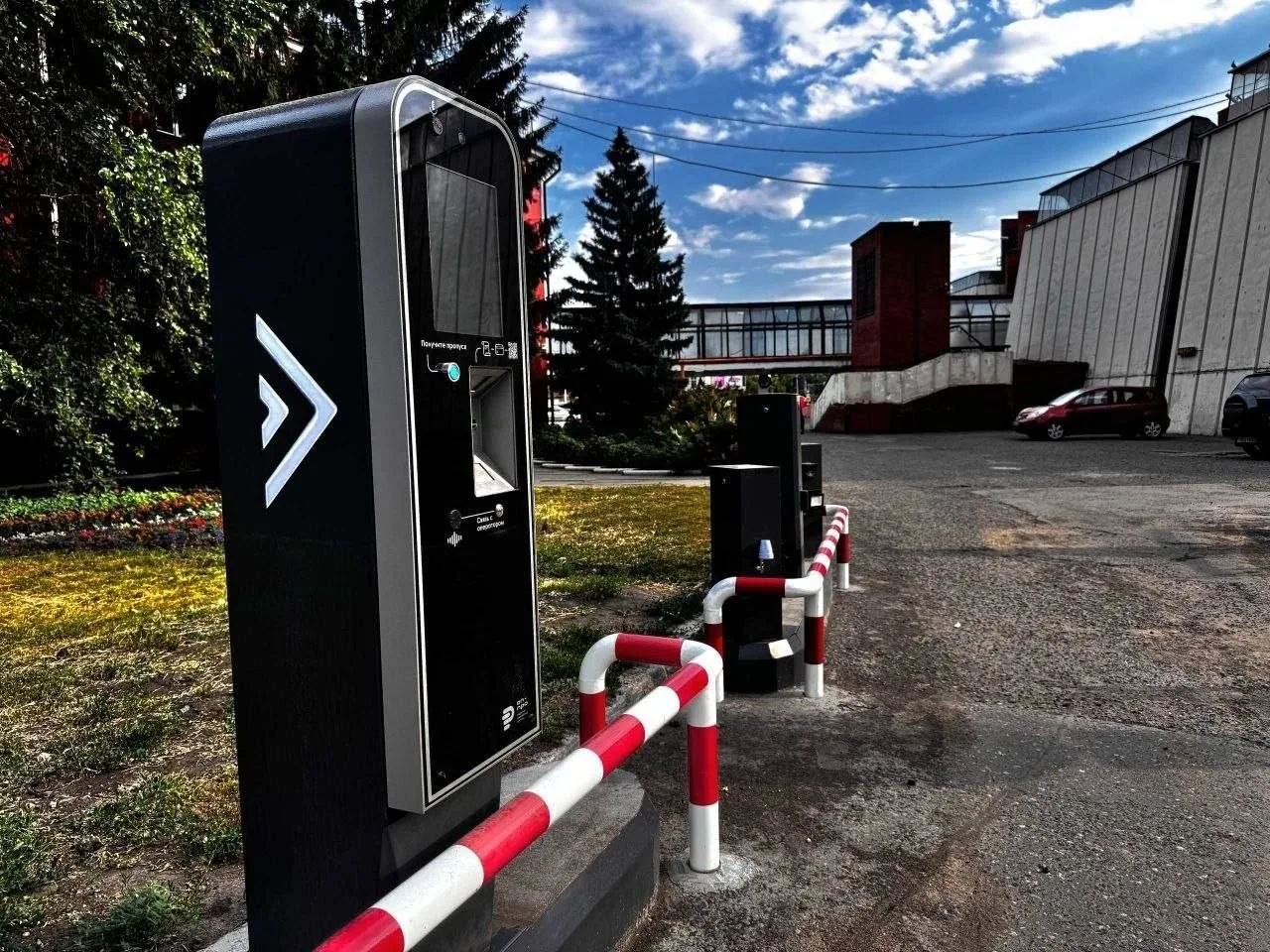 🚙 Стало известно, сколько может стоить платная парковка в центре Омска.