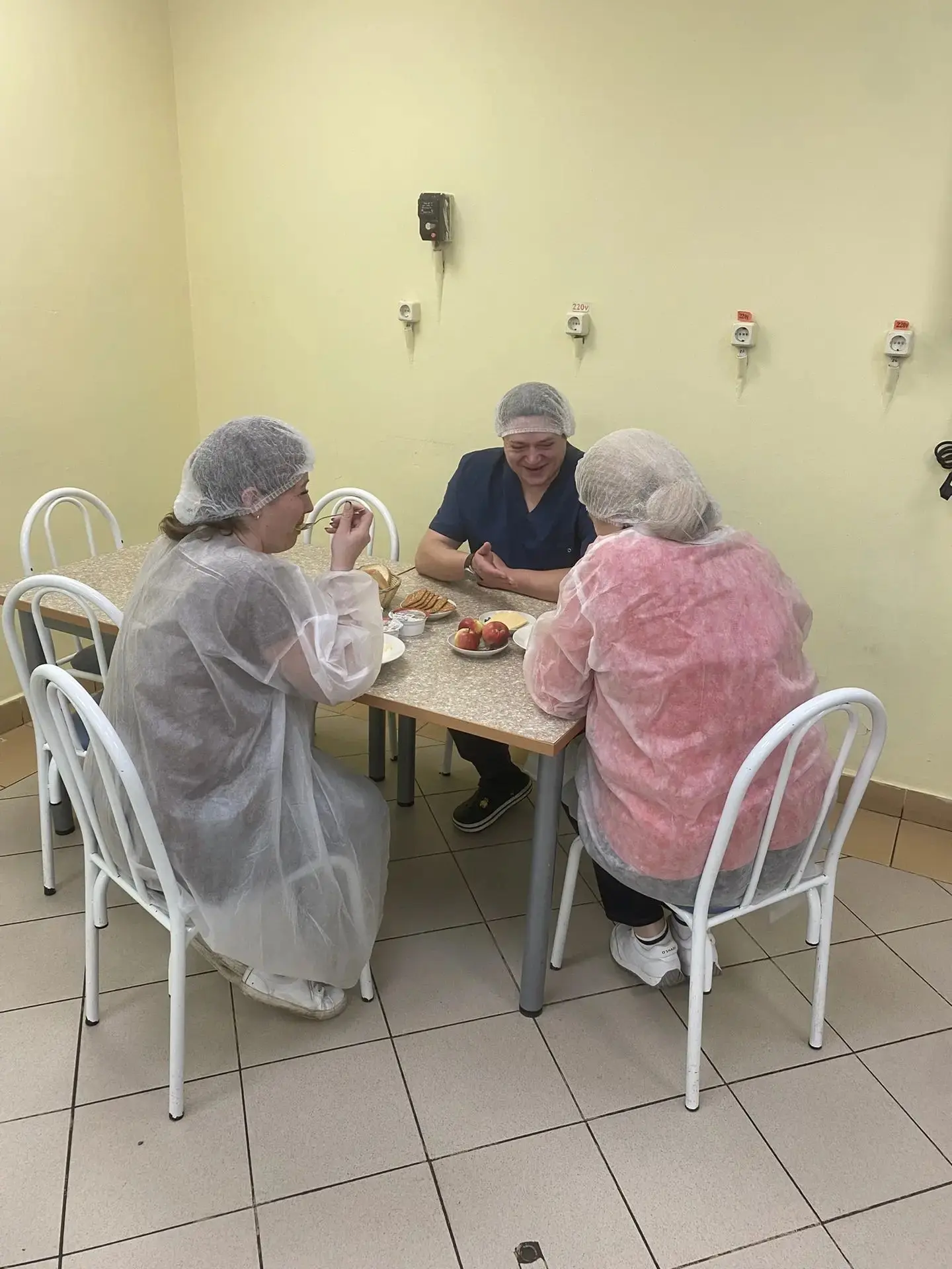 Чтобы убедить родительскую общественность в том, что в школах их детей кормят вкусной и...
