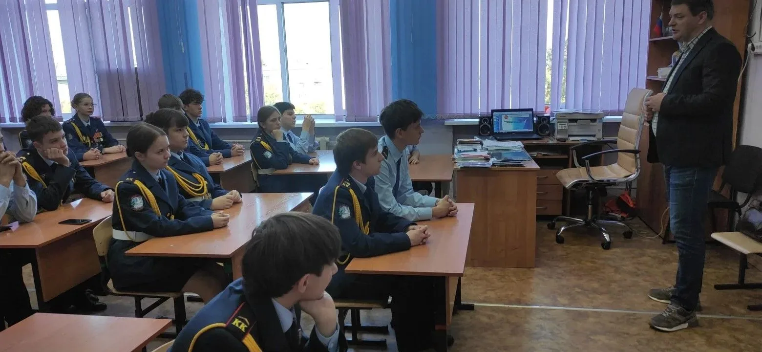Старшие классы — время, когда ребята принимают всё больше самостоятельных решений, а ум...