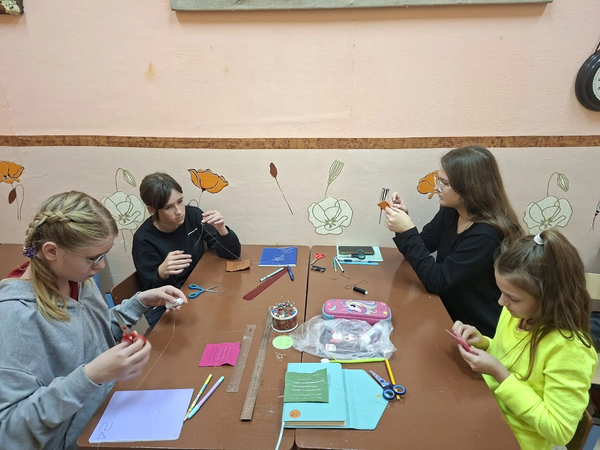 Стартовали занятия в новом объединении „Искусство шить“ (педагог Мария Игоревна ДУДИНА)...