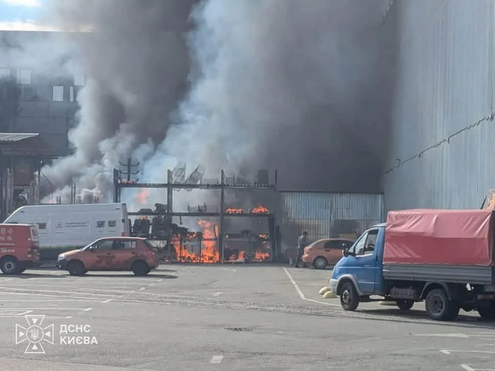 🔥Продолжается уничтожение складов врага в Киеве
