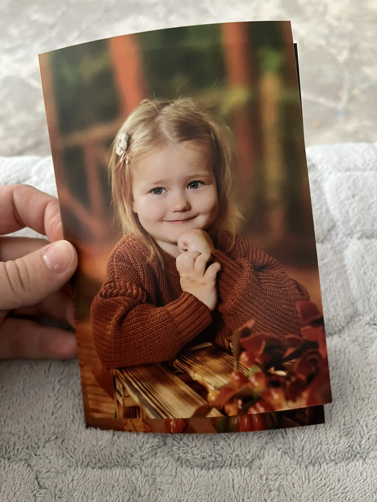 Милашка моя 😍  теперь в саду фотосессии частые - вопрос куда девать столько фото ? 😁