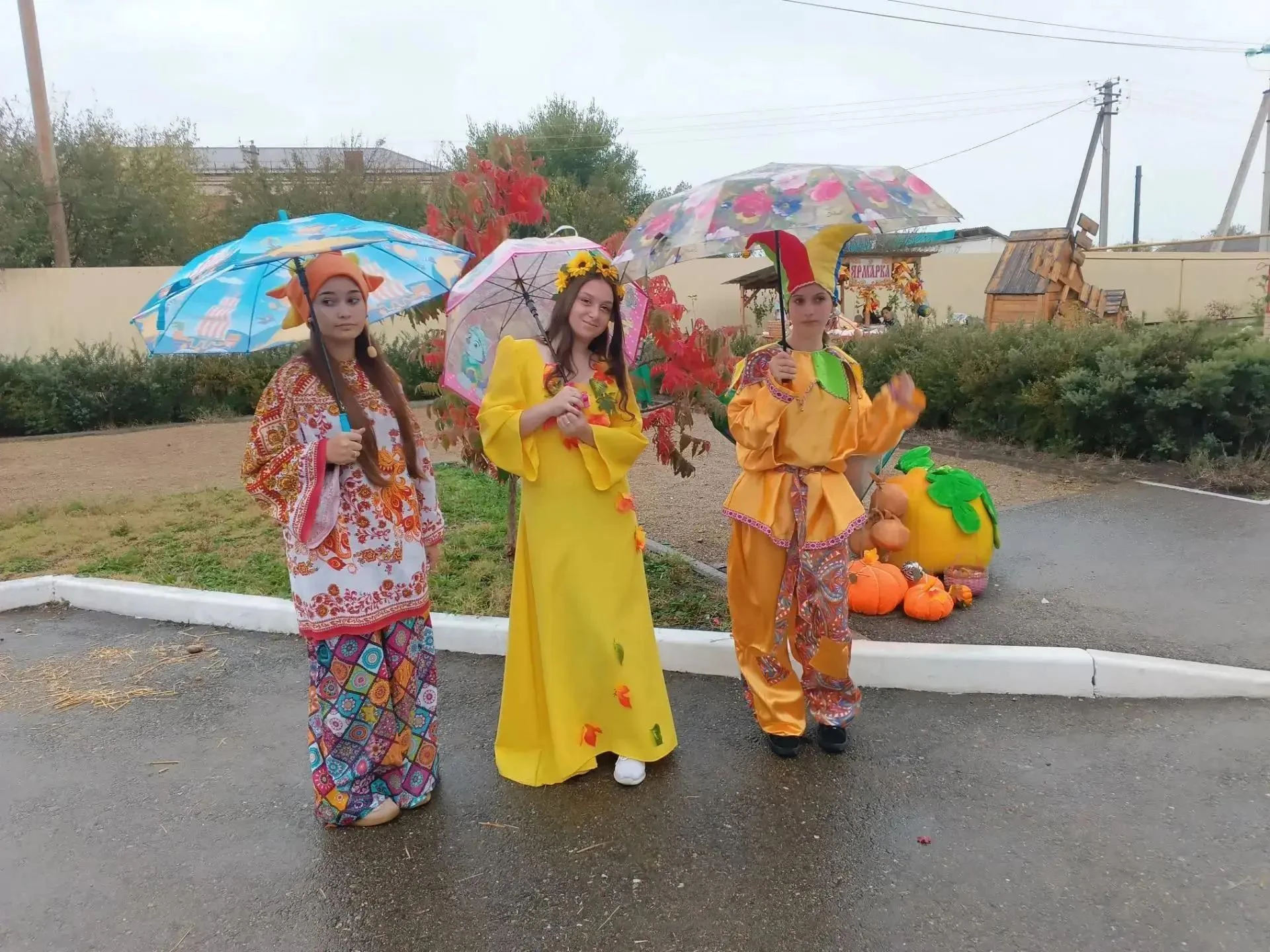 Ученики Первомайской школы организовали для дошкольников ярмарку