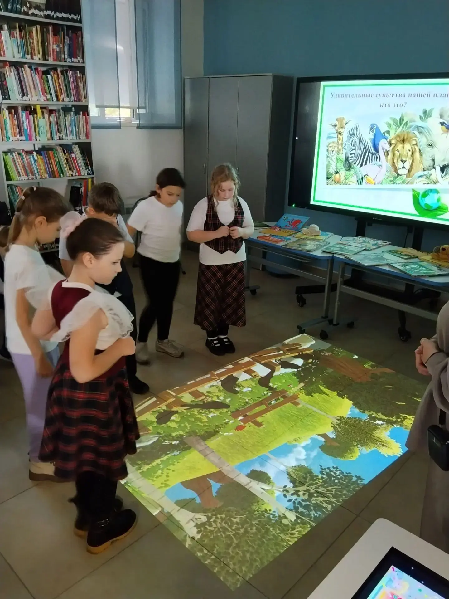 👫Ученики 3 "Г" класса #гимн41кем_классрук_СикорскаяНН побывали в библиотеке для детей ...