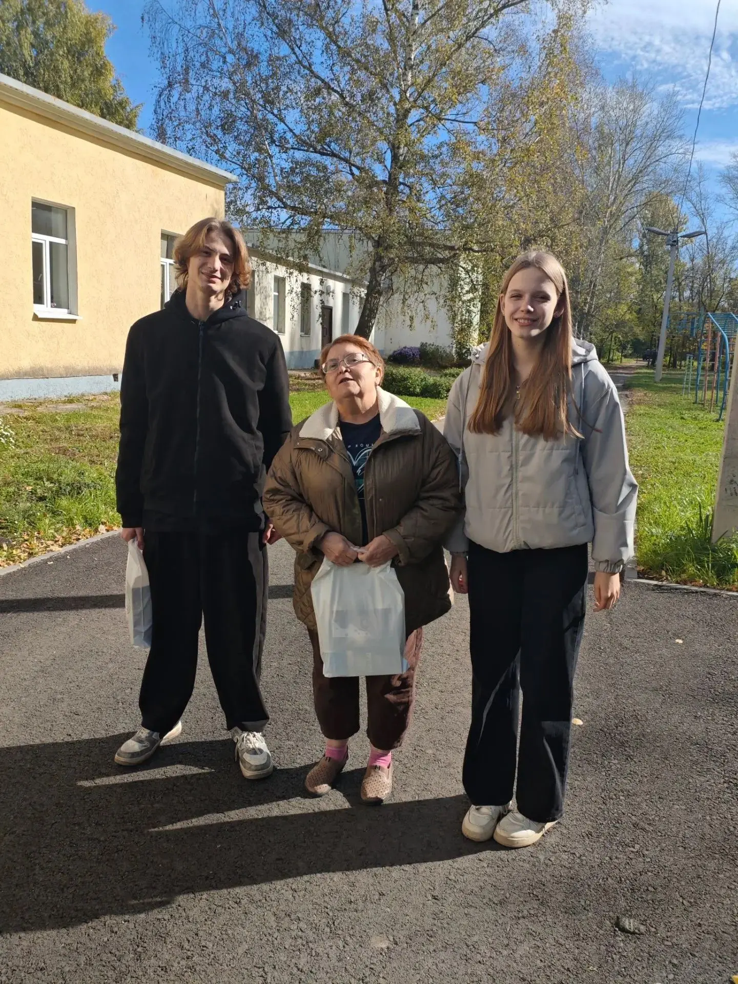 🍂 В нашей школе есть тёплая традиция — каждый год мы с особой благодарностью поздравля...