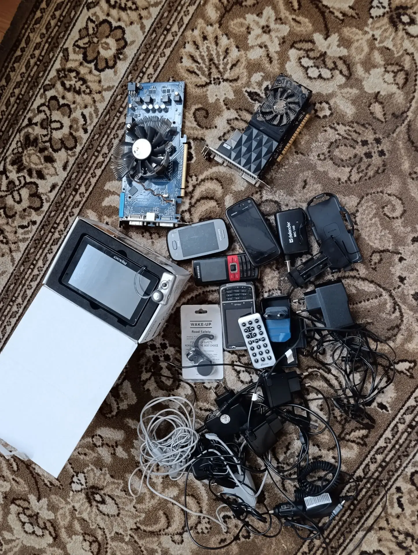 🎁 ОТДАМ ДАРОМ — ЭЛЕКТРОНИКУ НА ЗАПЧАСТИ