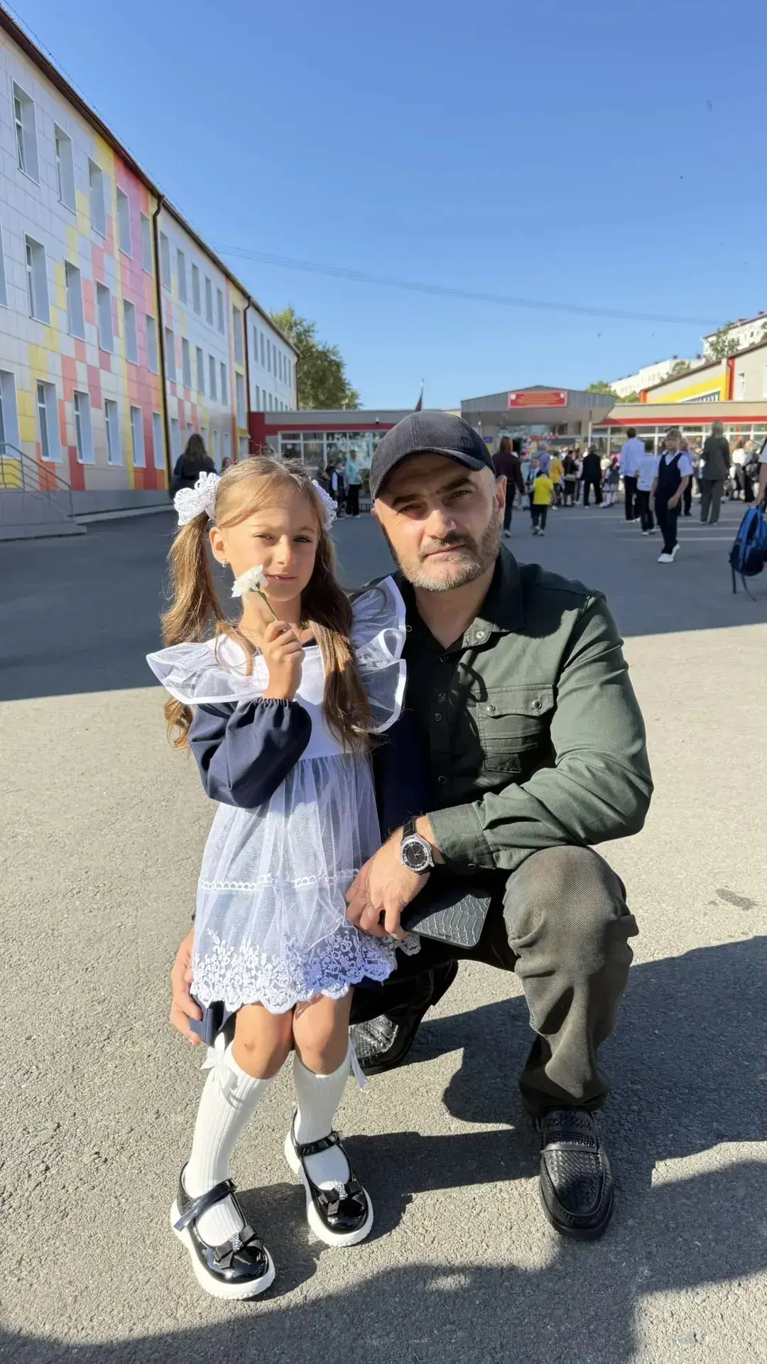 Ученица 1 «А» класса, Эльдарова Алия и её папа Эльдаров Ислам👧👨