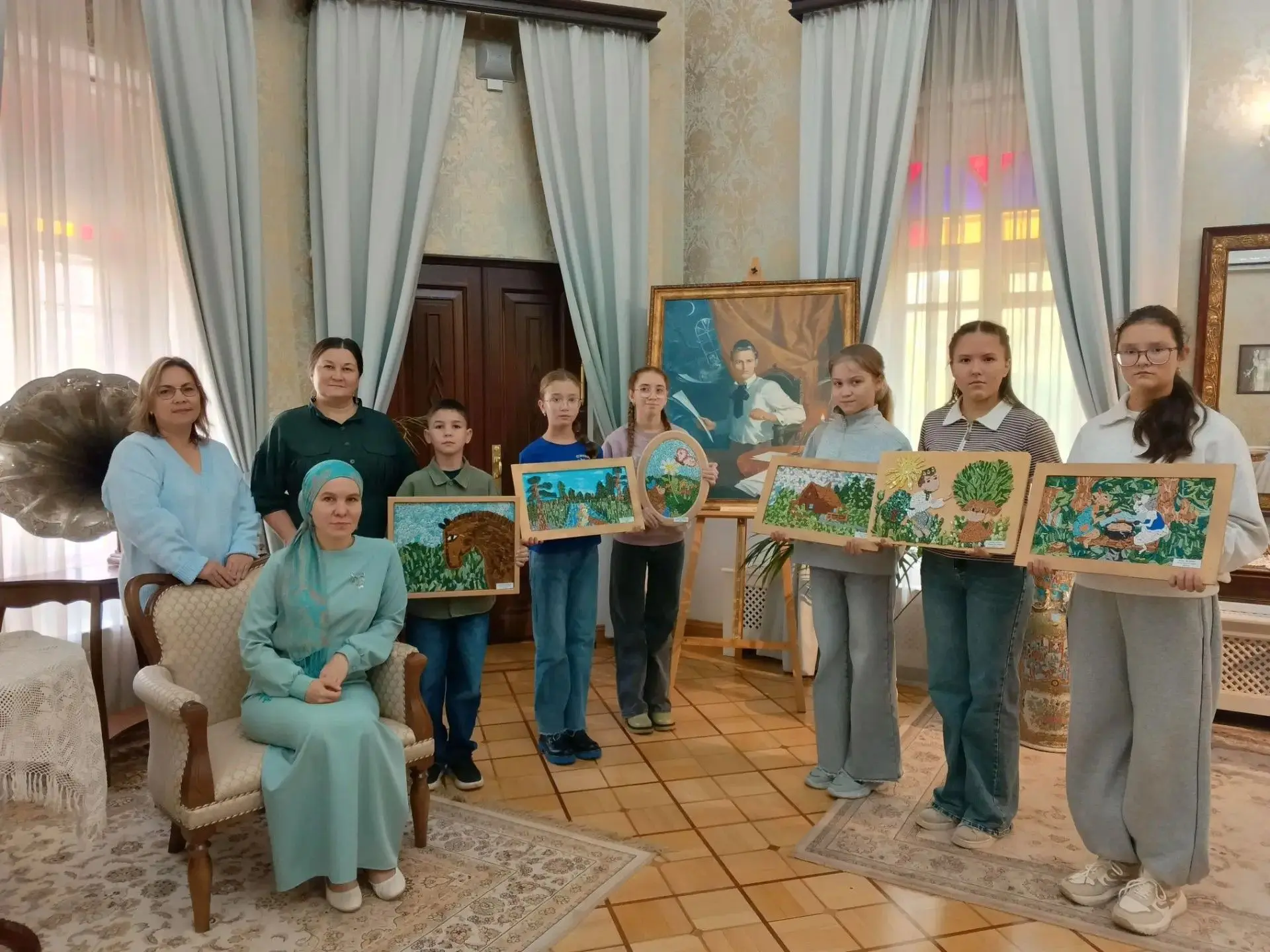 "Оста" балалар иҗат үзәгенең мозаика түгәрәге укучылары башкалабызнын Г. Тукай музеенда...