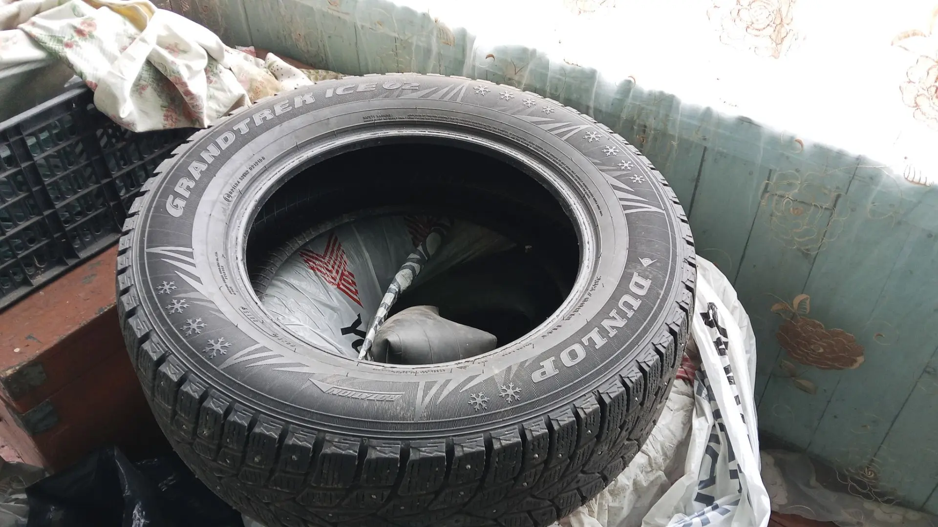 Продам покрышки 3шт.износ ~40%