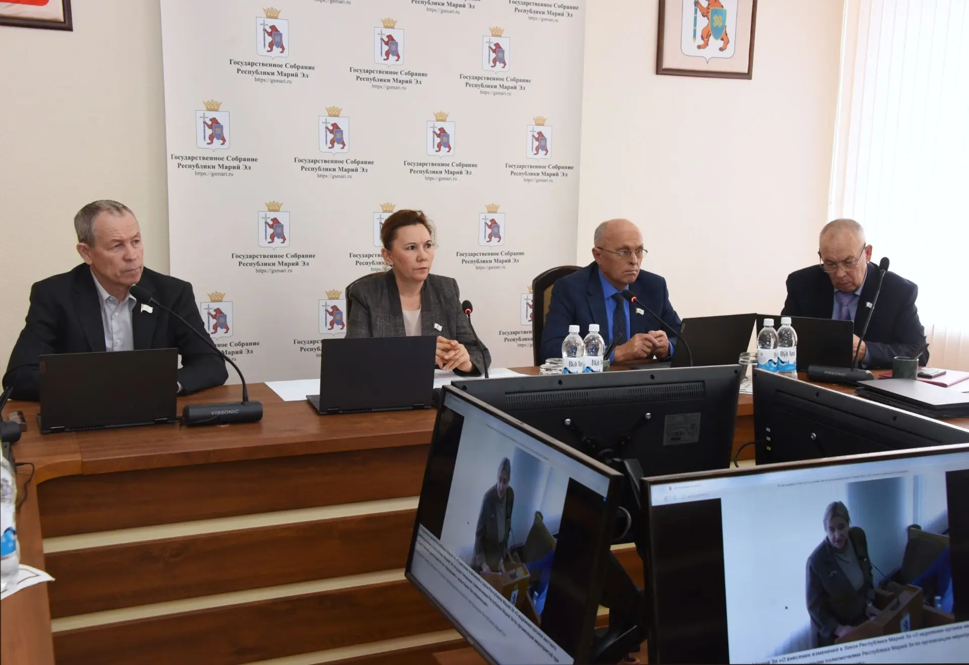В парламенте проходит второй этап обсуждения проектов документов, предложенных для вклю...