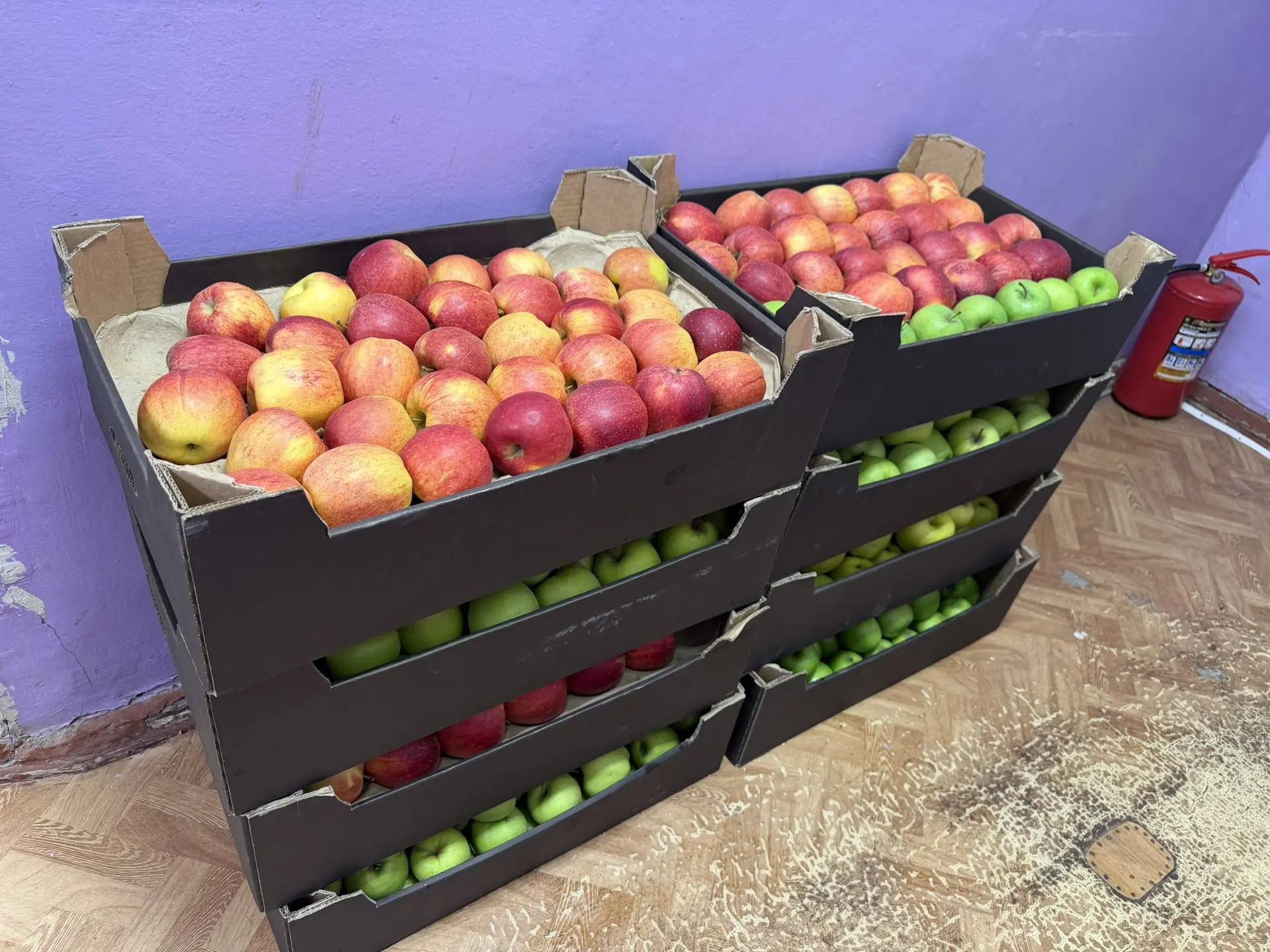 🍎Сегодня в Ясиноватую привезли более трехсот килограмм яблок для жителей ПВР и террито...