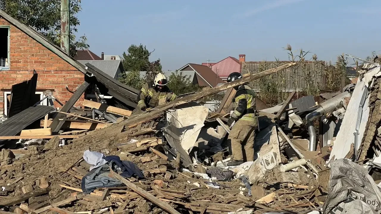 В Яблоновском взрыв газа разрушил дом, есть погибший
