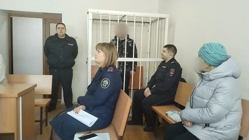 В Бузулуке перед судом мужчина, истязавший и утопивший своего годовалого сына