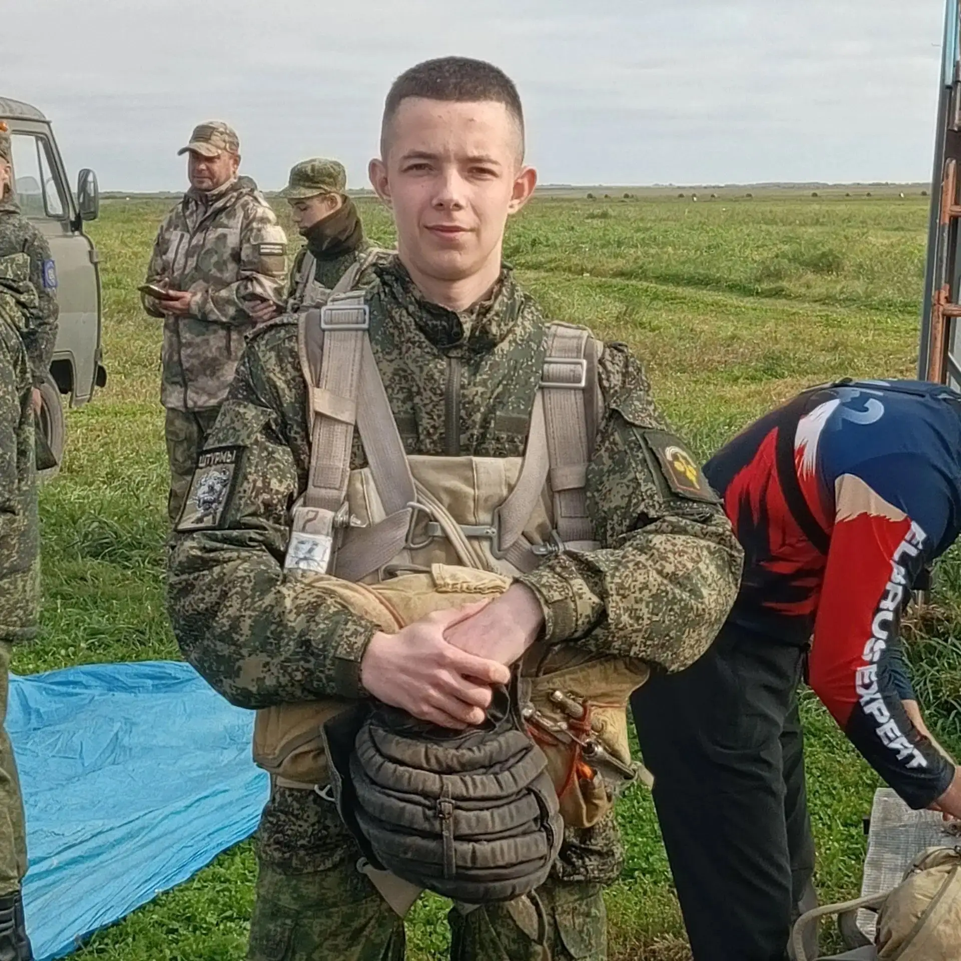 Студенты казачьего колледжа покорили небо над Тамбовкой