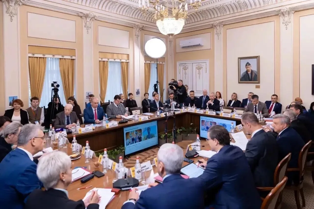 ДМИТРИЙ ЗАХАРОВ ПРЕДСТАВИЛ ОПЫТ ЧУВАШИИ ПО СОХРАНЕНИЮ ИСТОРИЧЕСКОЙ ПАМЯТИ НА СЪЕЗДЕ РОС...