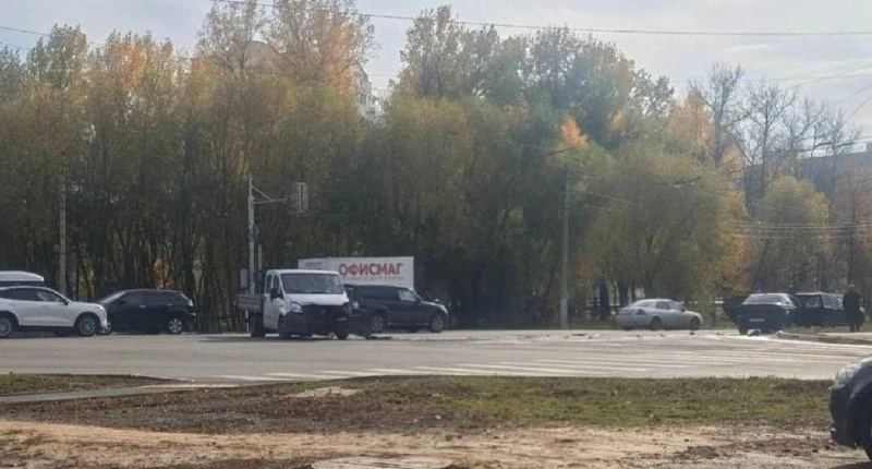 ❗️Авария с двумя авто произошла на перекрестке Московского шоссе и Рощинской