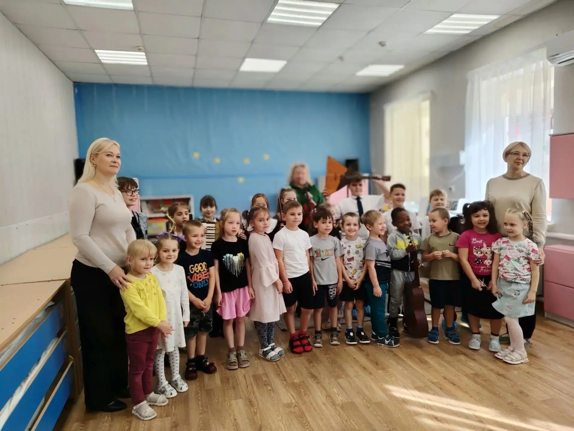 Ученики детской музыкальной школы №1 им. Г.В.Свиридова выступили  с концертной программ...