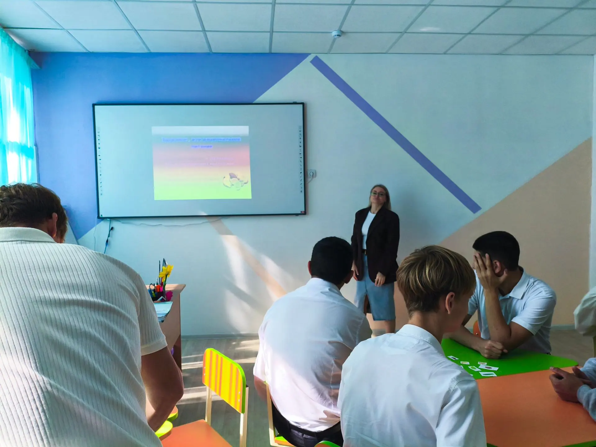 В 10-11 классах прошел ежемесячный  классный час, посвящённый важности правильного пита...