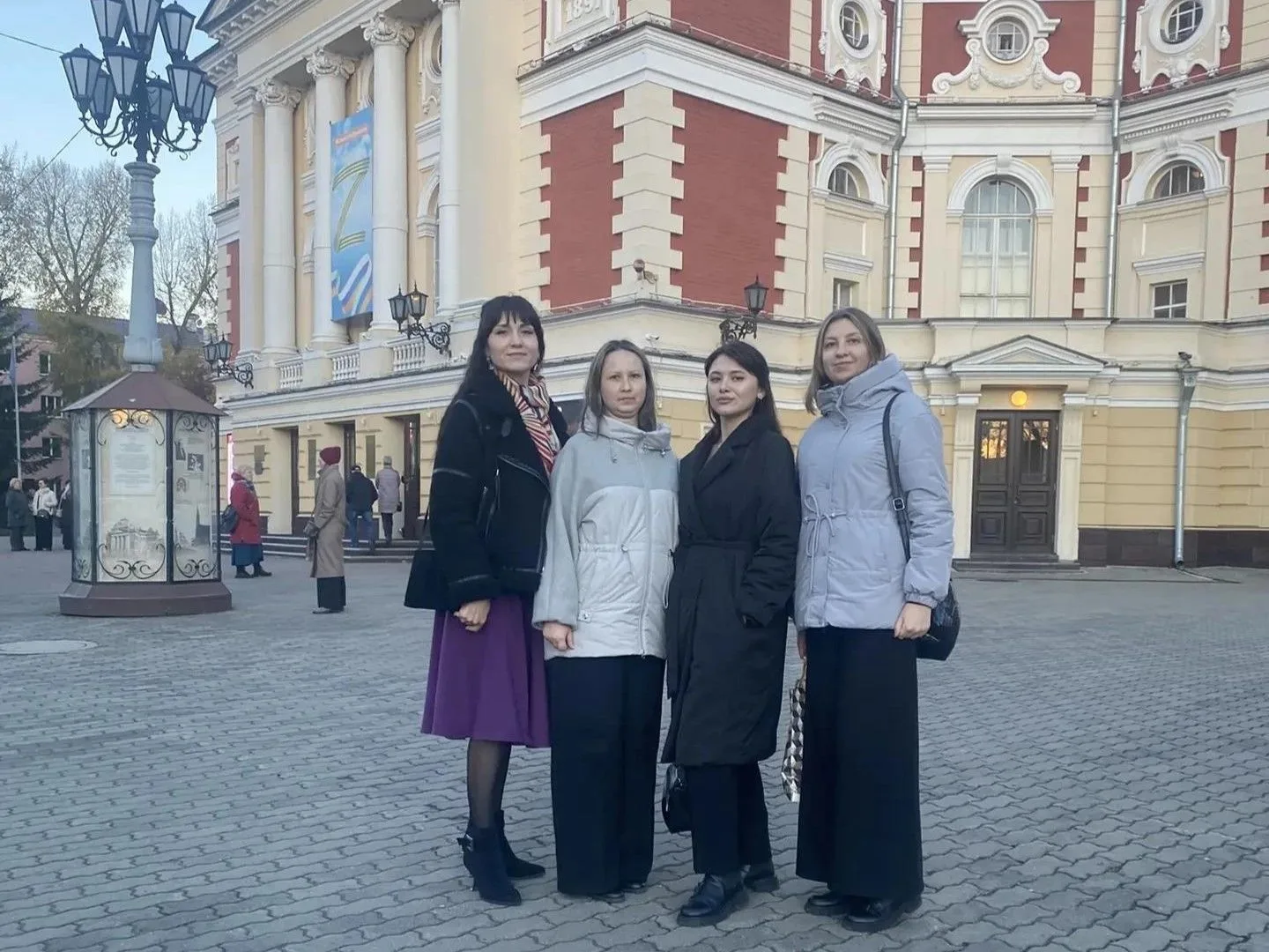 🎭 Сотрудники Комплексного центра посетили спектакль «Примадонны» в драмтеатре имени Н....