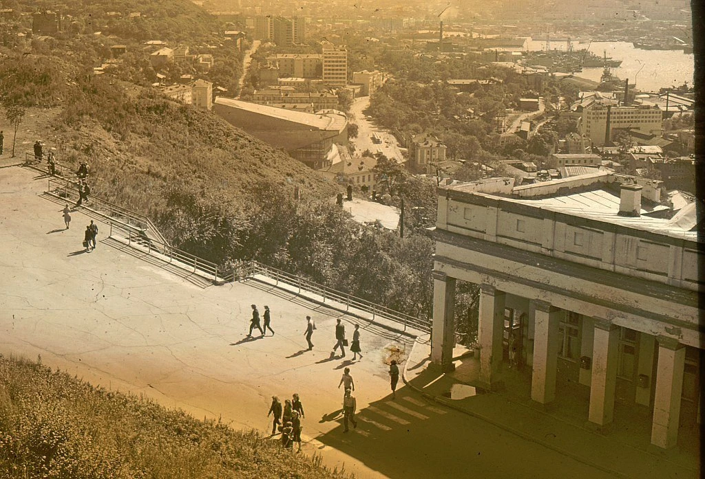 Вход в фуникулер во Владивостоке, 1982