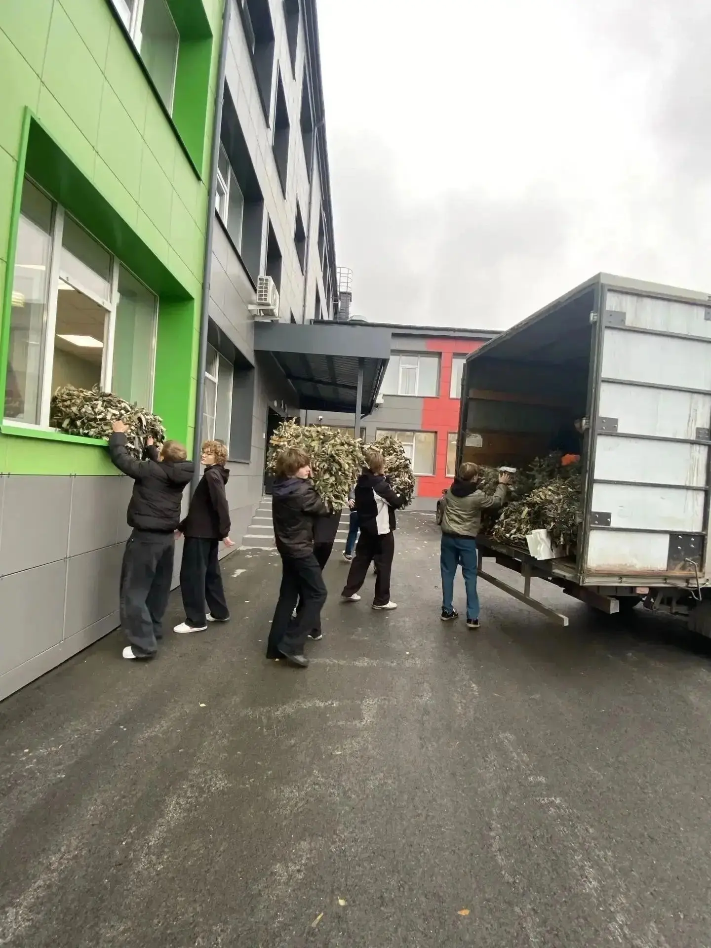 Топкинская застава» отправила очередную партию гуманитарной помощи нашим землякам, выпо...