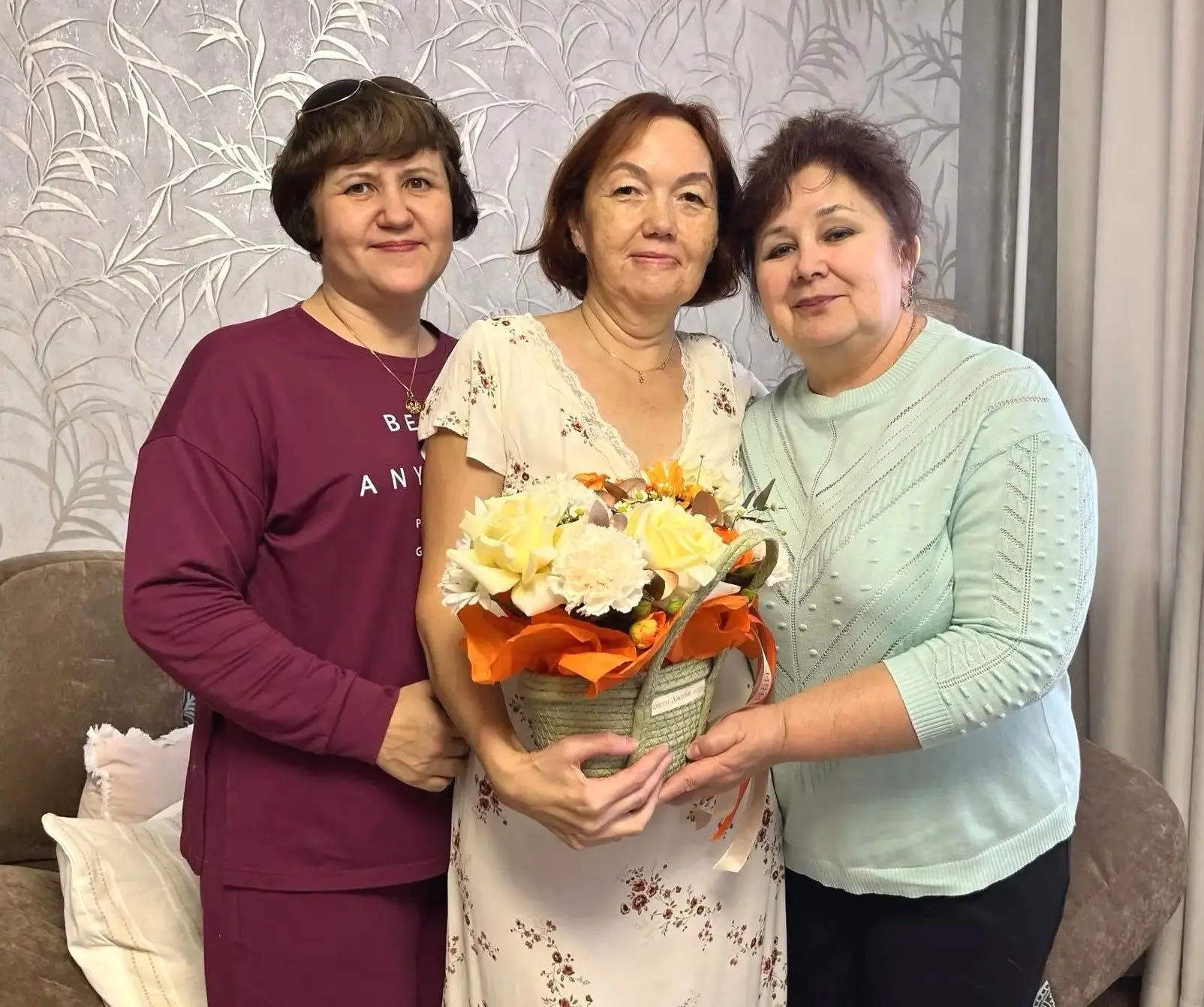 Коллектив нижнекамского роддома торжественно проводил на пенсию известного акушера-гине...