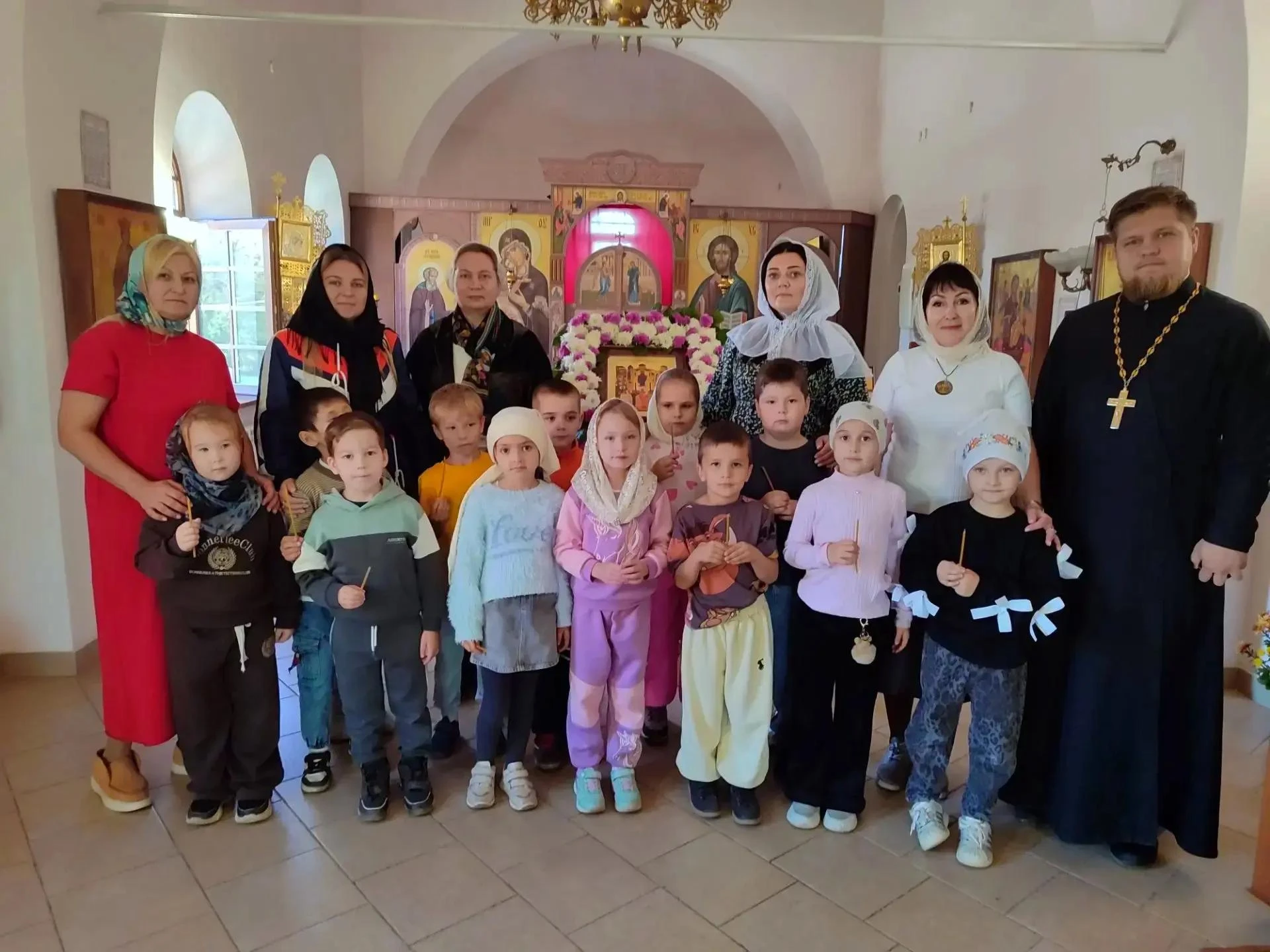 Сегодня воспитанники МОУ «СОШ №2 им. Димитрия Донского» (детский сад «Звезда», подготов...