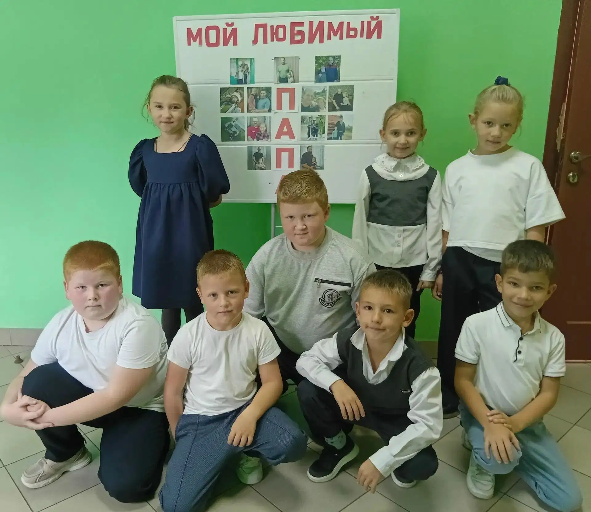 «Мой любимый папа»: в нашей школе открылась трогательная выставка!