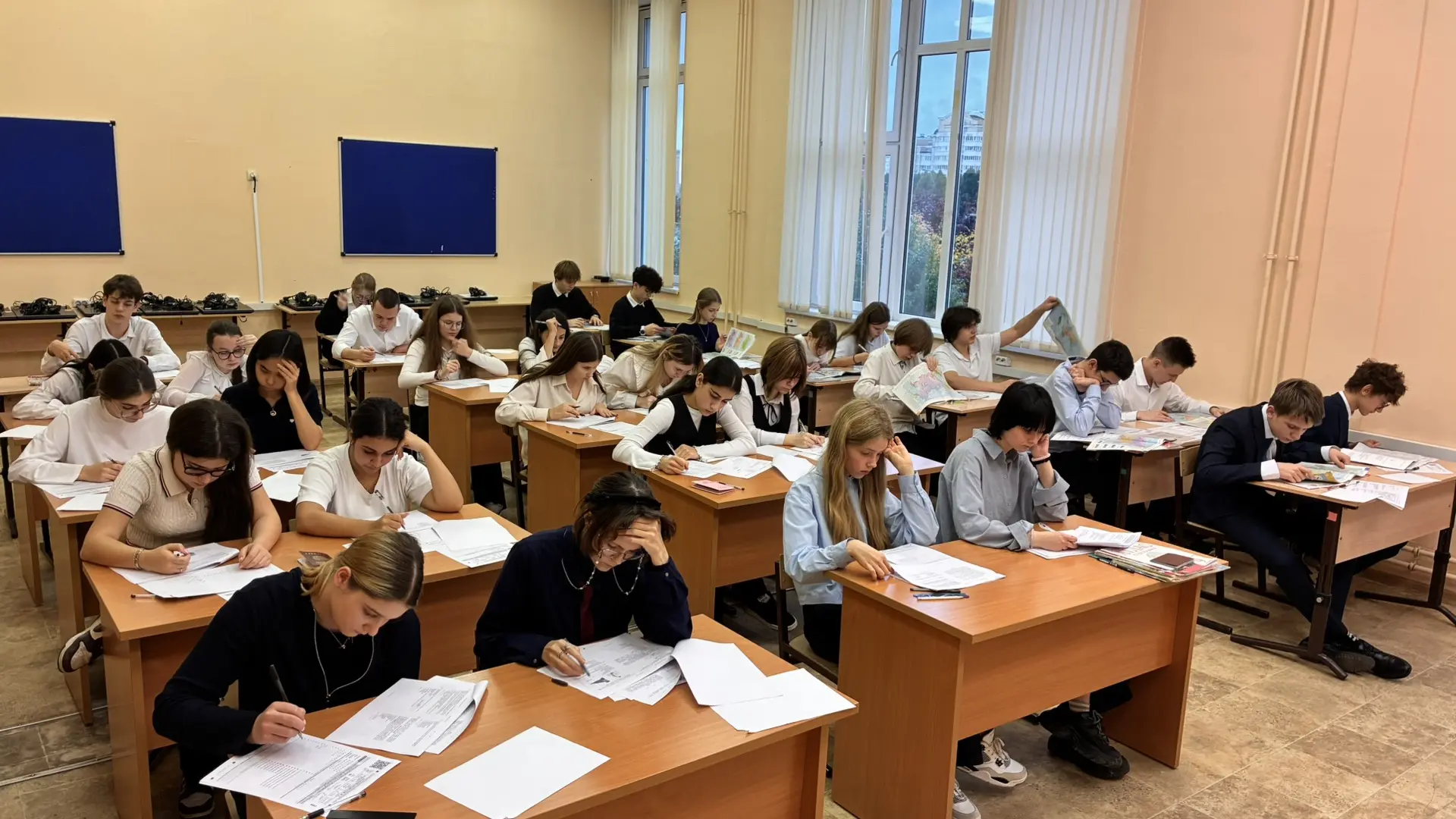 🔔Сегодня в школе выпускники 9-х классов пишут первые пробные экзамены (ОГЭ) по выбору....