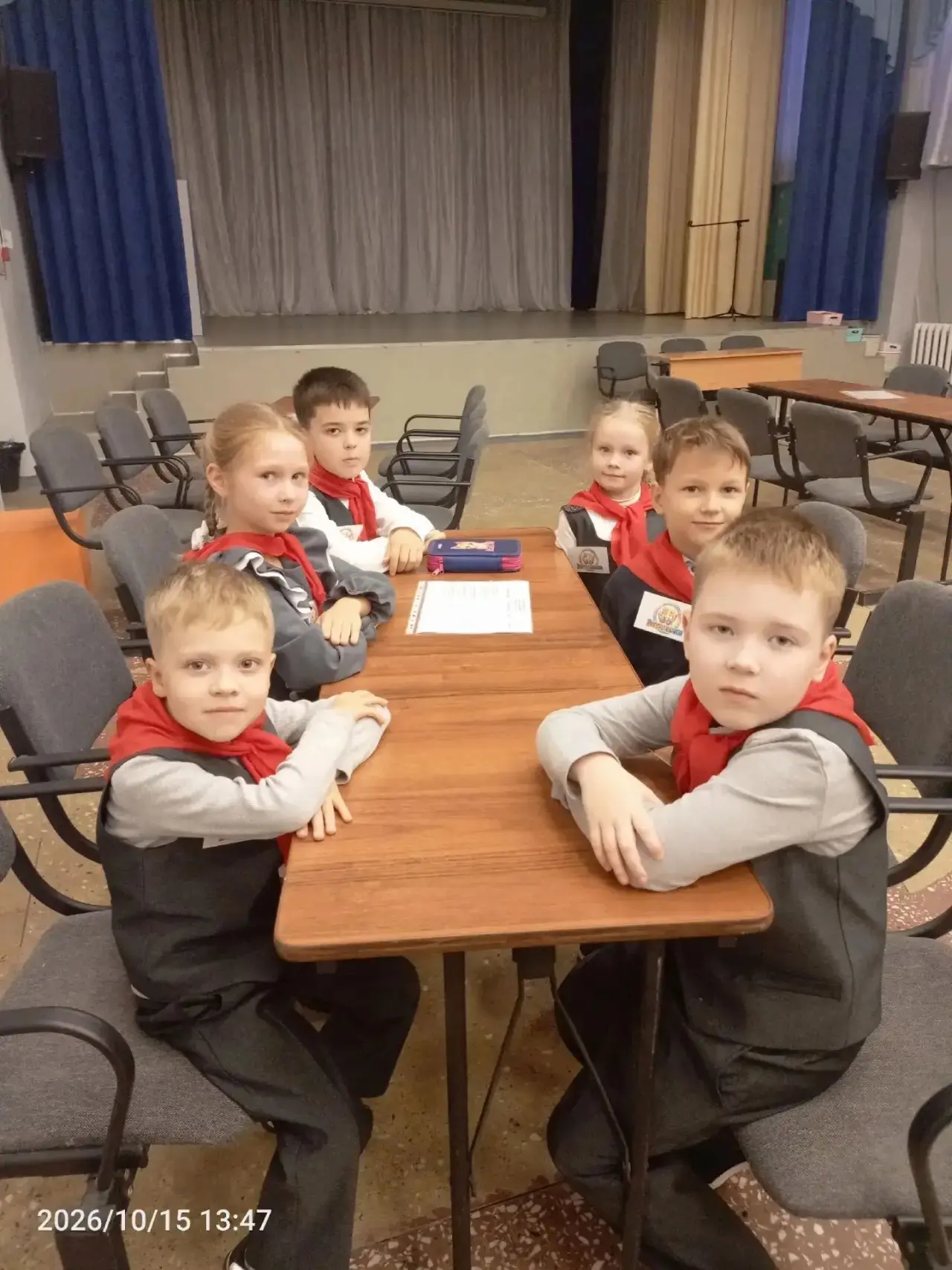 🌟 ПЕРВЫЕ ШАГИ — ПЕРВЫЕ ПОБЕДЫ! 🌟15 октября 2026 года наши первоклассники впервые прин...