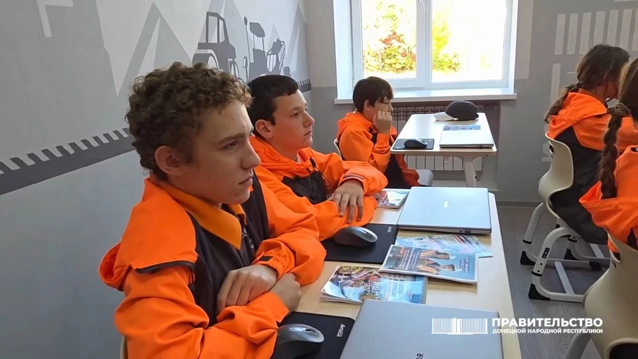 👷 В Макеевке открыли «Дорожный класс»
