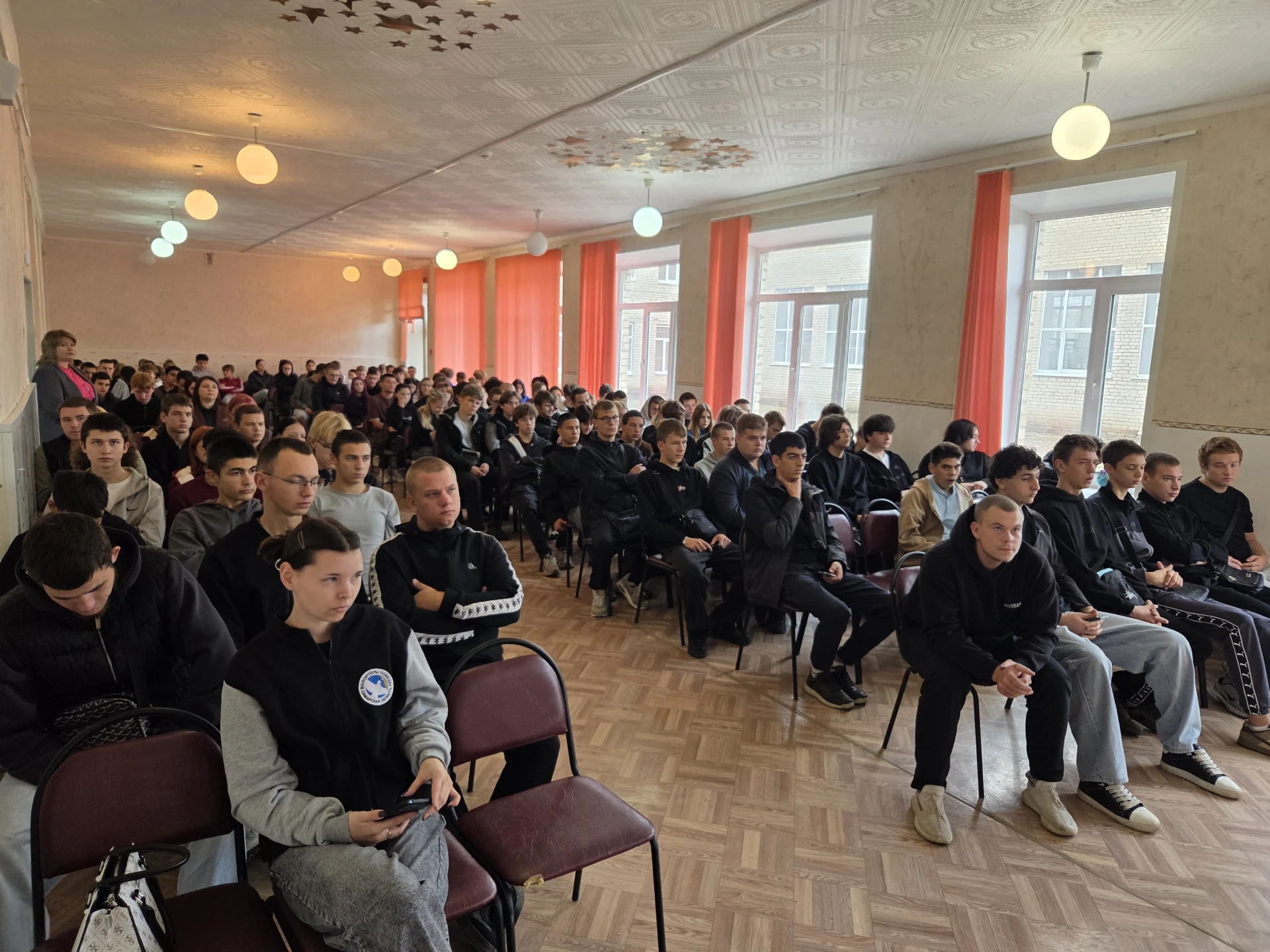 Начальник отдела молодёжи администрации муниципального района Хворостянский И.А. Нарчен...