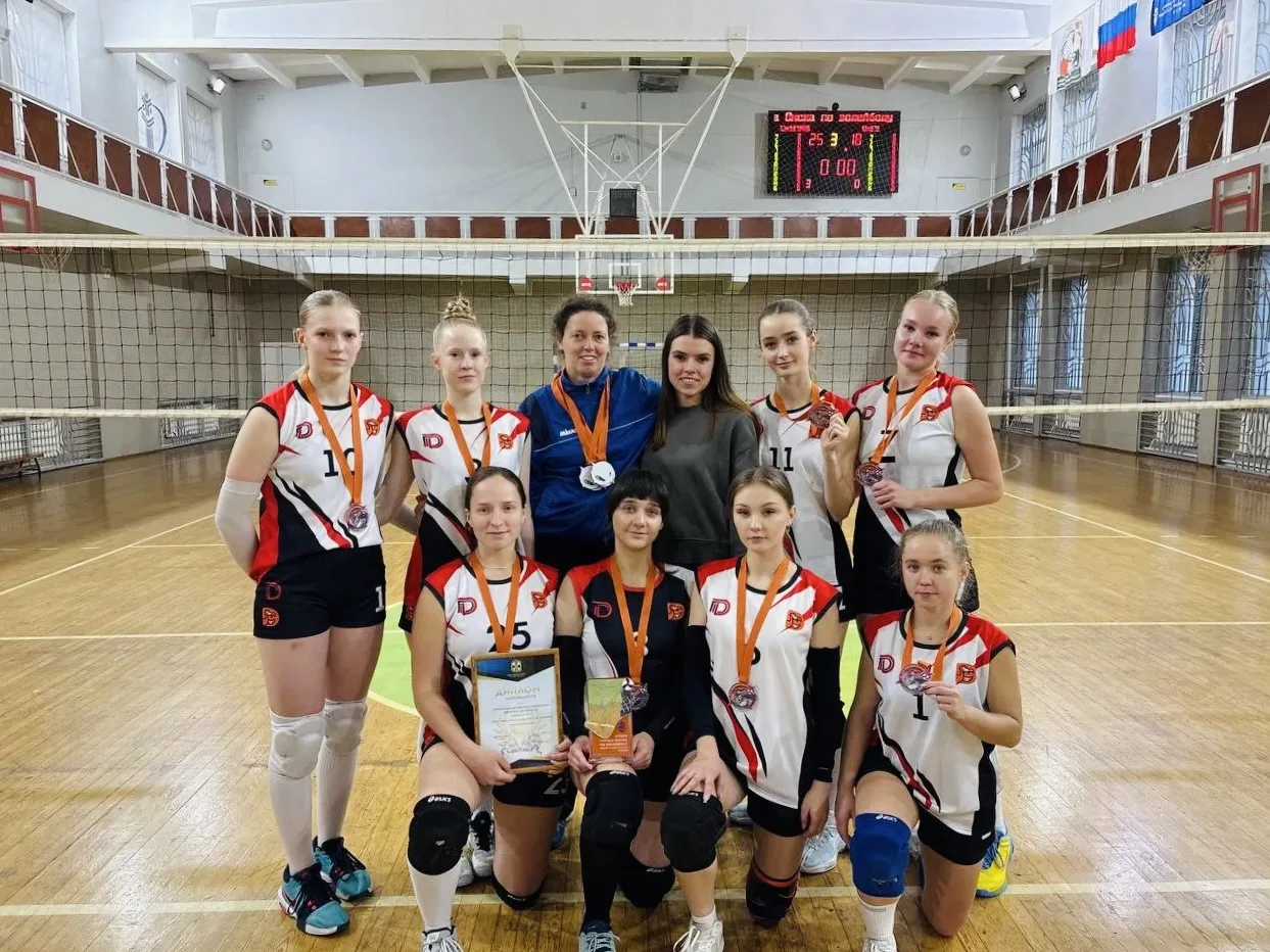 🏆 Женская сборная ОмГУ — вице‑чемпион Кубка города по волейболу