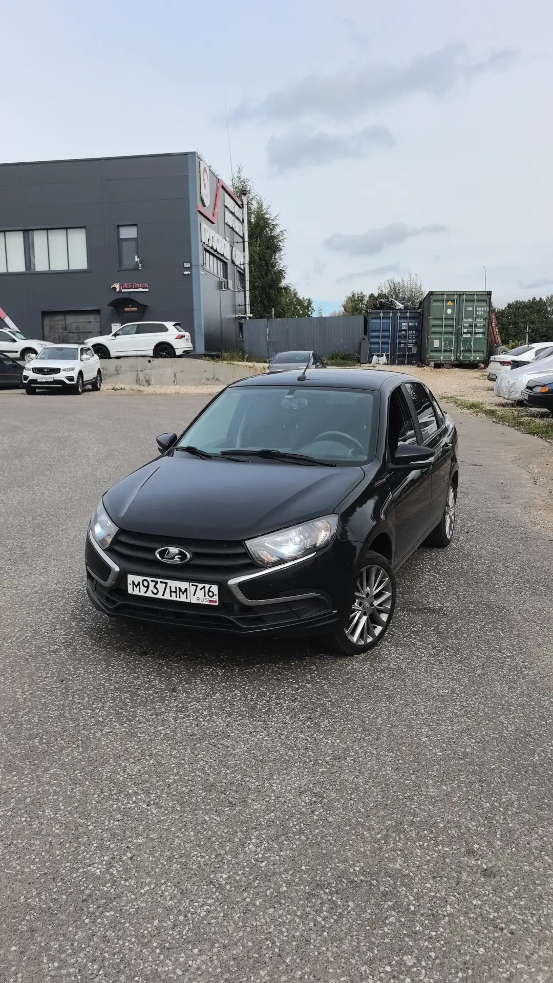 Продам Lada Granta 2024 года в отличном состоянии, пробег 56 000 км, 1 хозяин. По ДТП —...
