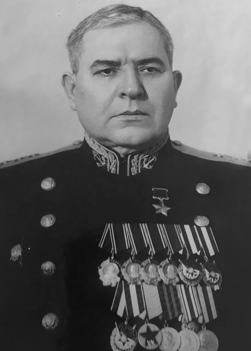 9 октября родился выдающийся советский флотоводец, Герой Советского Союза адмирал ИВАН ...
