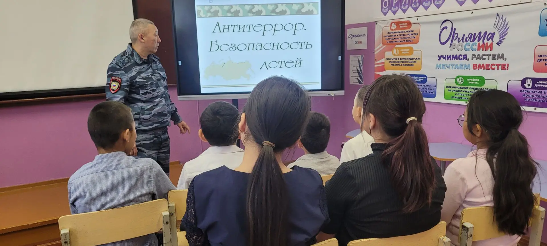 Сегодня, 9 октября 2026 года, в МБОУ "НШ-ДС с.Илирней" Михаил Анатольевич Рябчунов, ста...