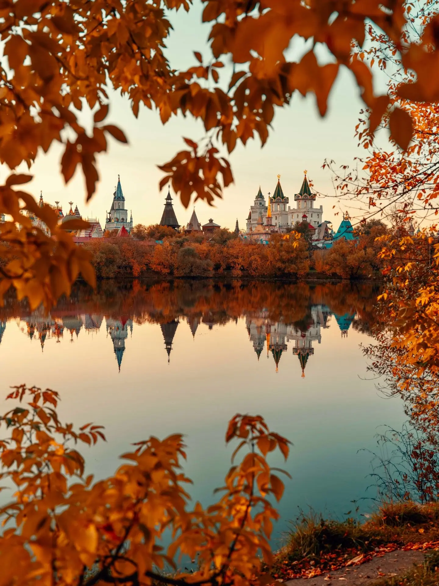 Осень. Измайловский парк. Москва. Какое фото нравится вам больше 1,2,3... 10?