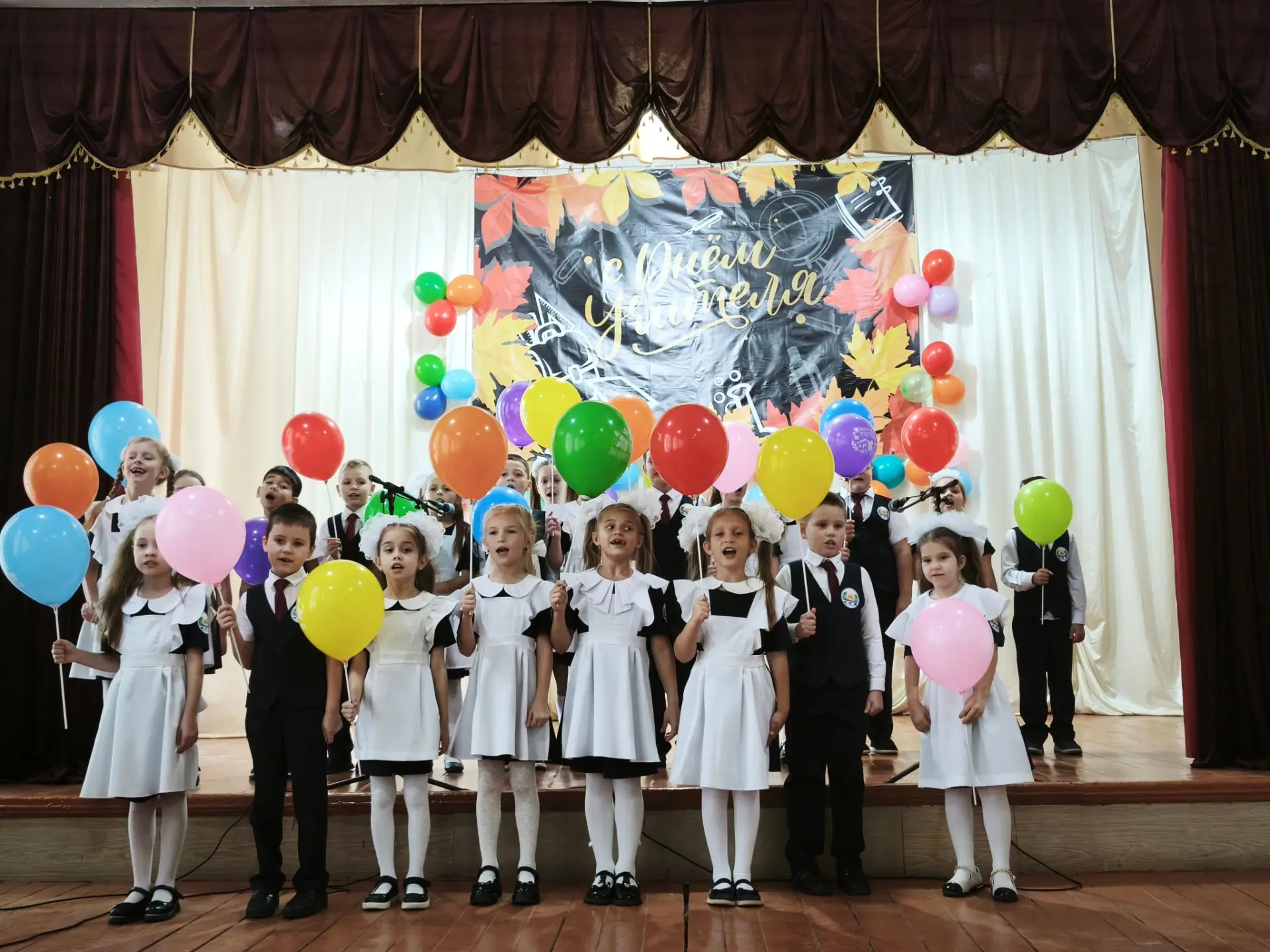 Праздничный концерт в нашей школе! 💐