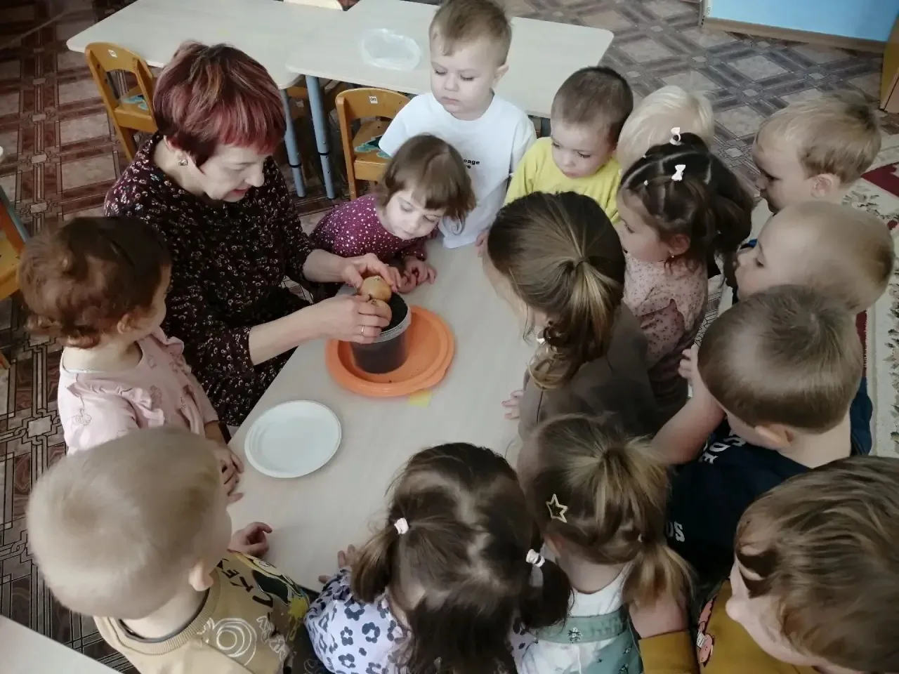 🍎🎨 В группе номер 2 прошла увлекательная творческая неделя! Ребята делали аппликацию ...