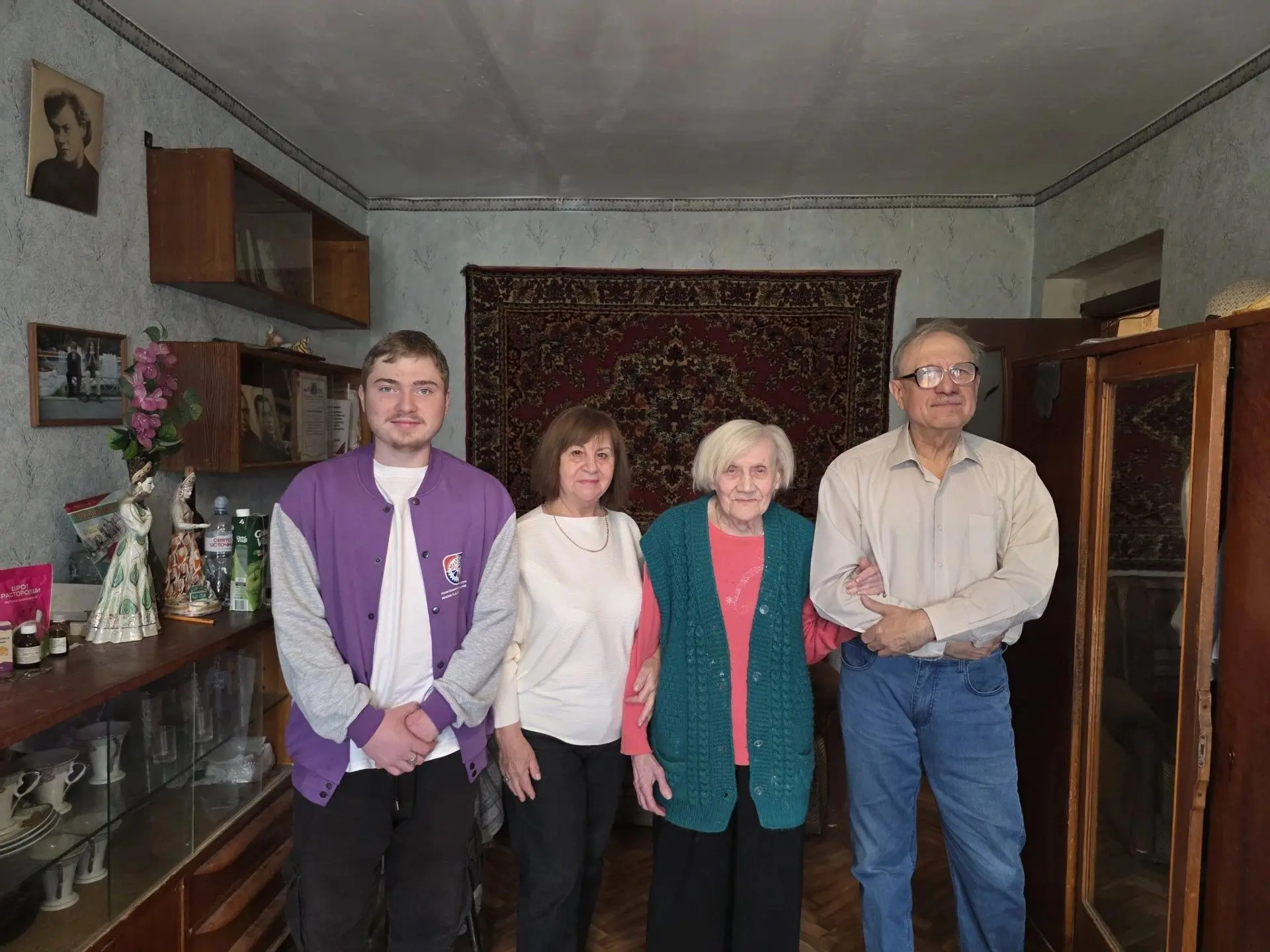 В нашем колледже живёт добрая традиция — чествовать ветеранов педагогического труда. В ...