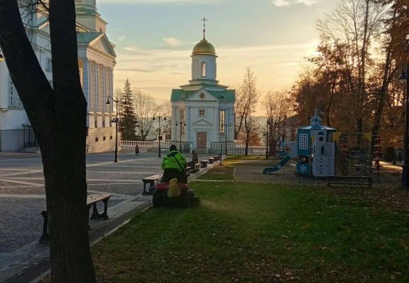 В благоустройстве улиц 13 октября задействованы 140 работников МБУ «Пензавтодор»