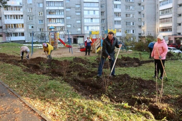«Вместе благоустроим наш двор!»
