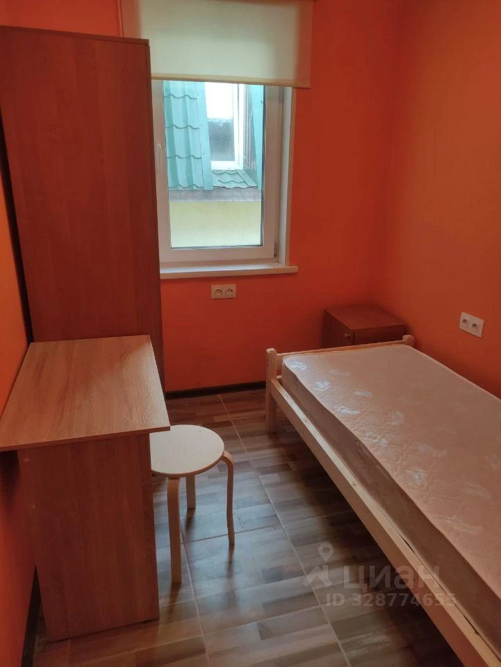 Сдам без посредников: комната, 80м²