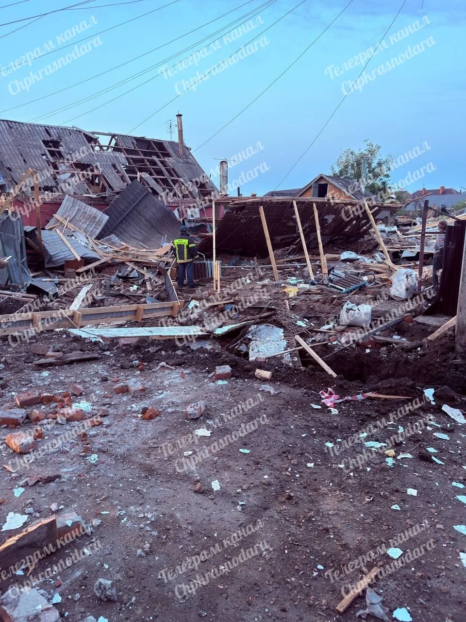 В частном жилом доме в пгт. Яблоновском зафиксирован взрыв газового баллона.
