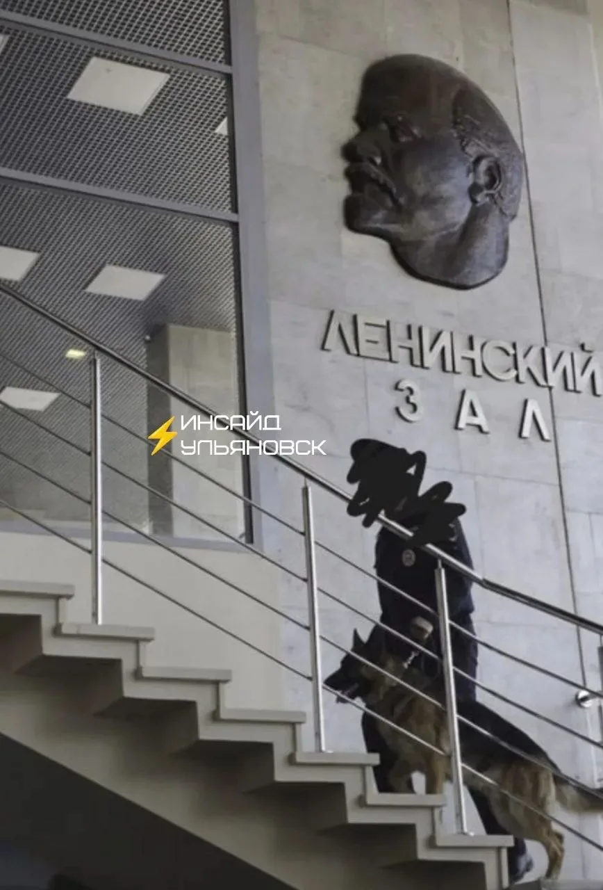 ❗ Днем на ЖД вокзале работаю кинологи, идёт эвакуация.
